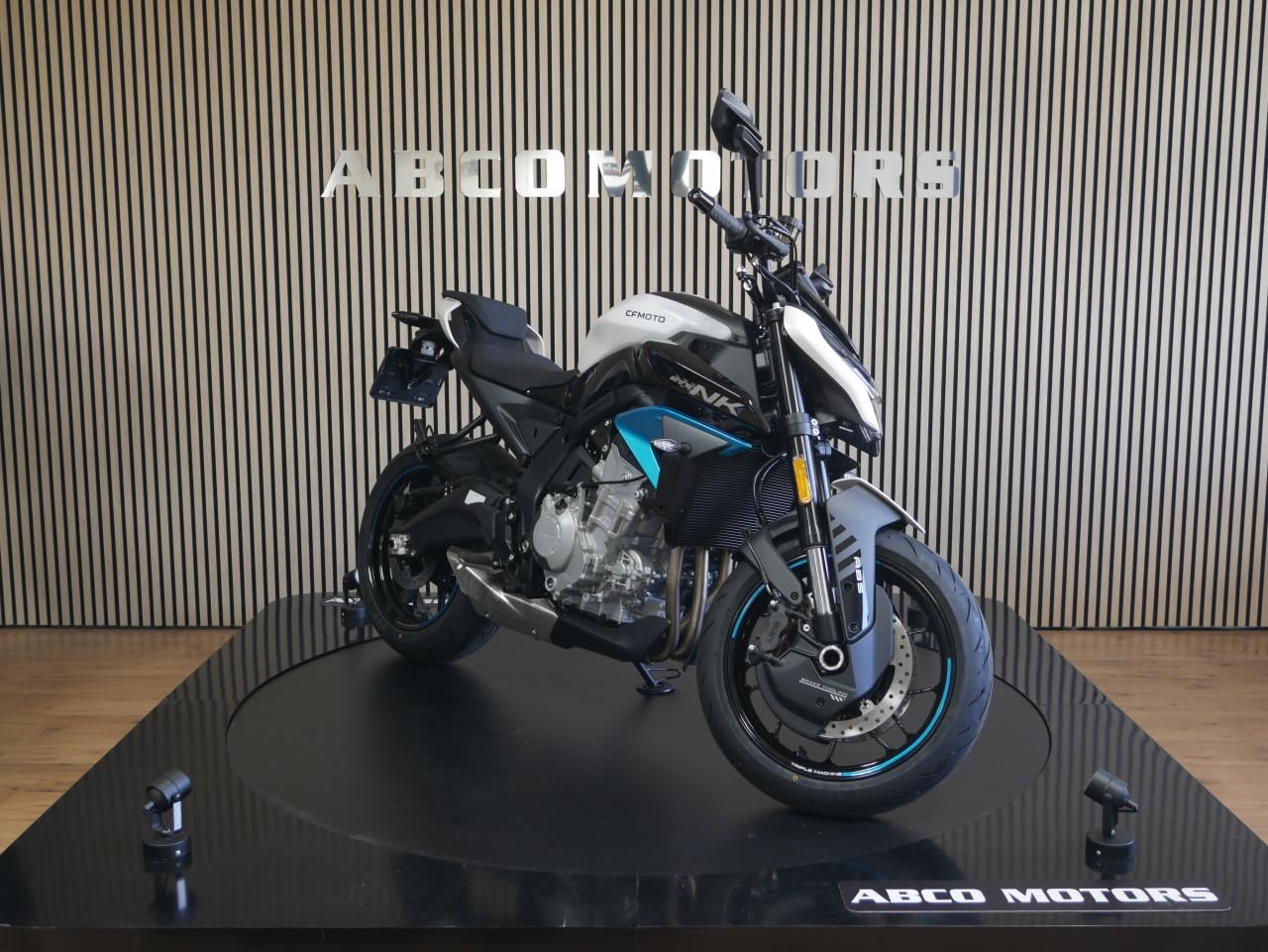 CFMOTO 675 NK