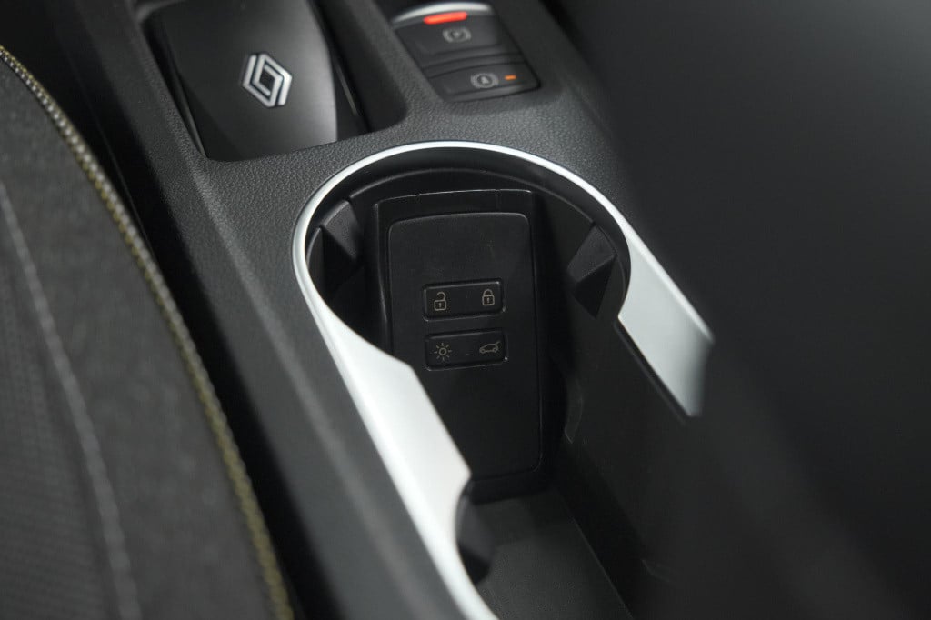 Renault Captur mild hybrid 160 edc techno | camera | navigatie | apple carp