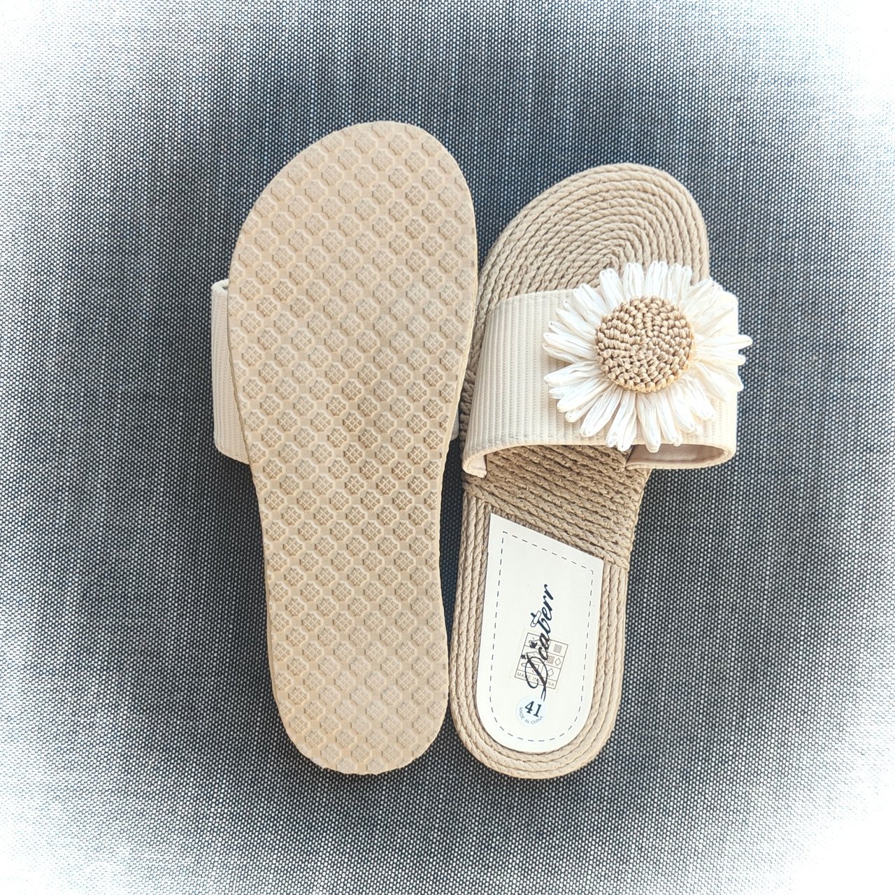 Vrolijke vrouwelijke slippers - merk Diaterr - mt. 41