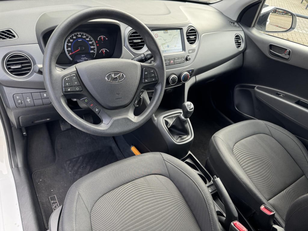 Hyundai I 10 1.0i comfort navigation pack | apple carplay/android auto | cr