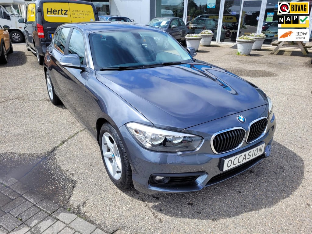 BMW 1 Serie 116i executive advantage . navi climate pdc lm velgen led stoel