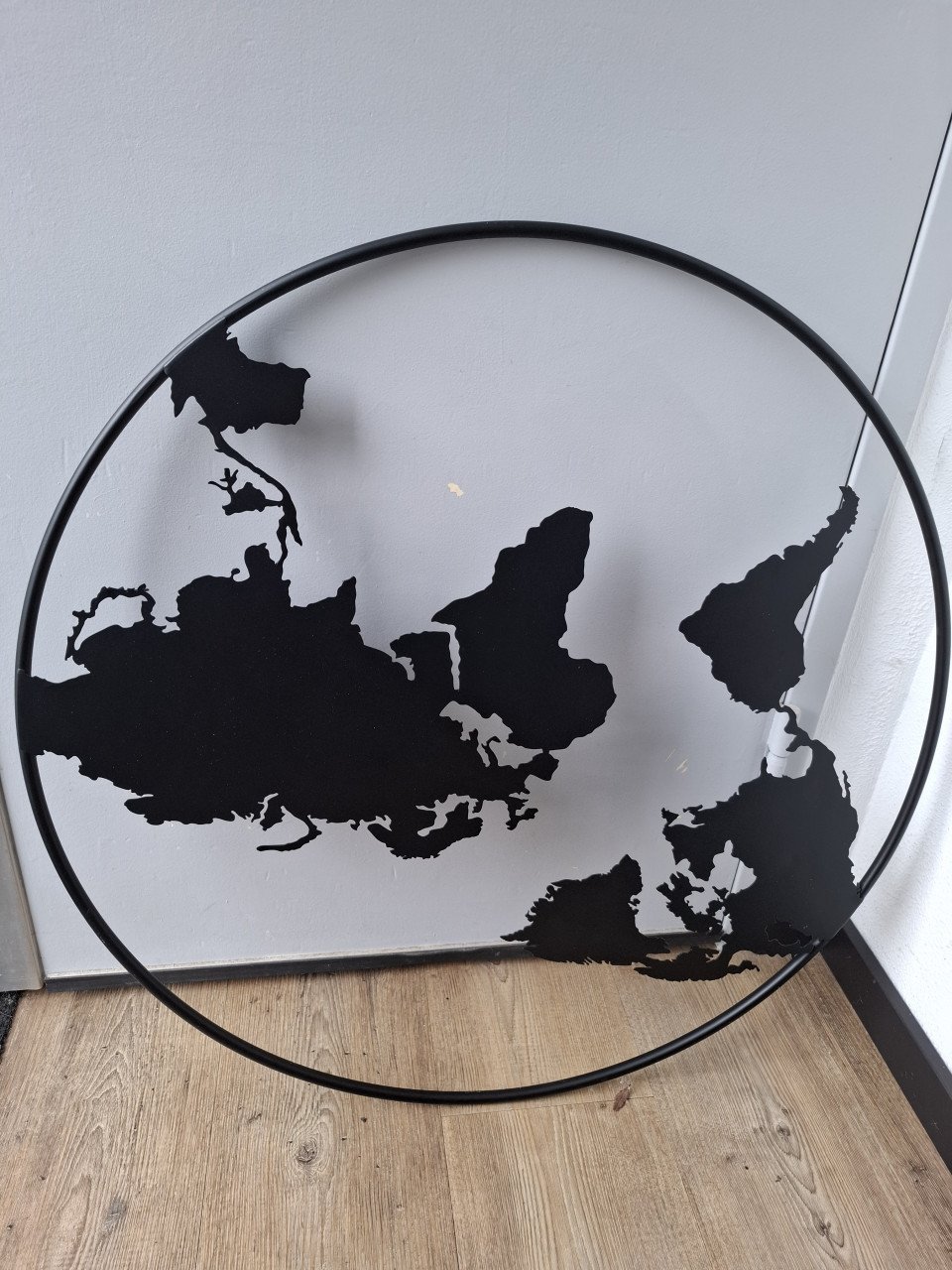 Metalen wereldkaart