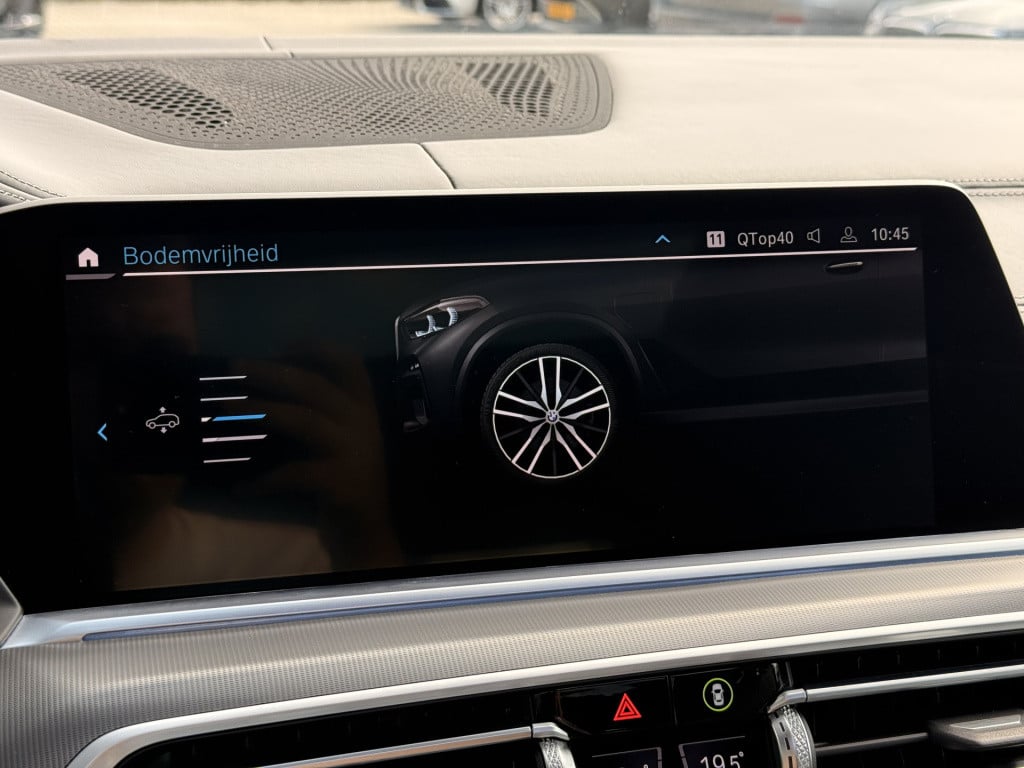 BMW X5 xdrive45e high executive | pano | sky lounge | stoelventilatie | luc