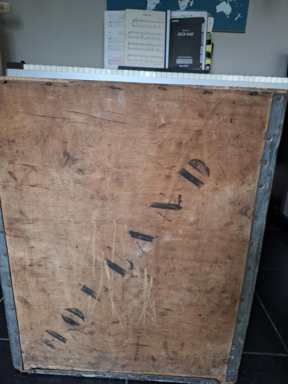 Vintage theekist uit Sumatra