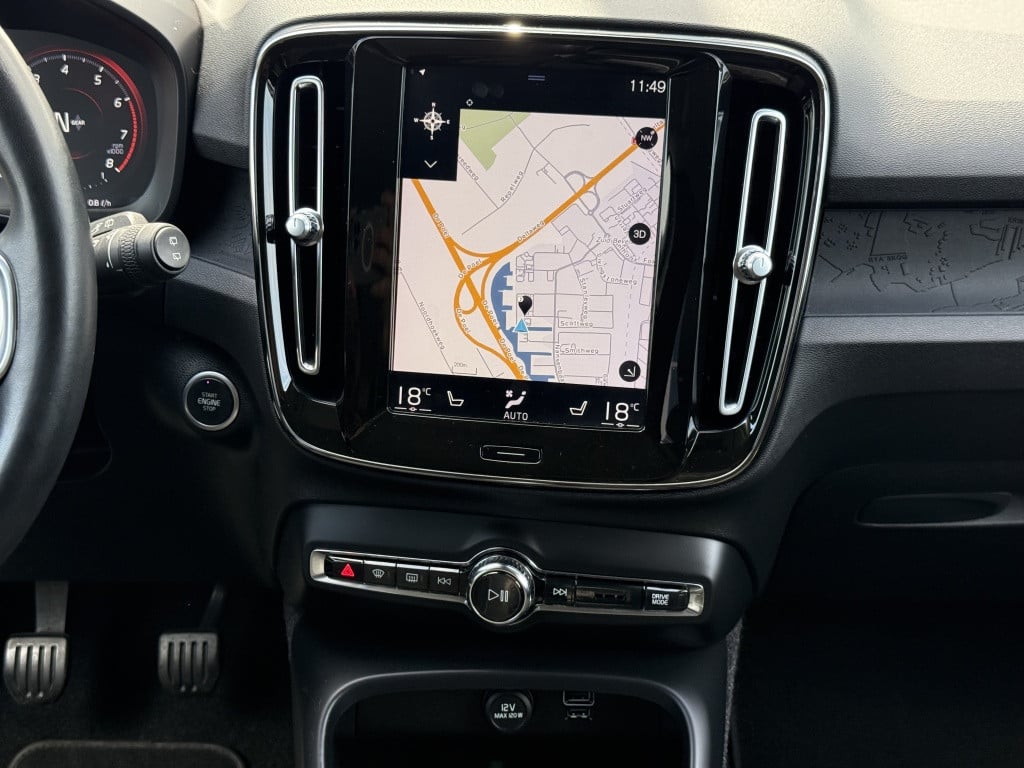 Volvo XC40 t3 160pk momentum | camera| trekhaak| h&k sound| stoelverw| carp