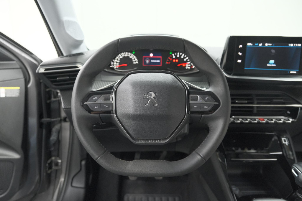 Peugeot 208 puretech 100 allure pack | camera | apple carplay | stoelverwar