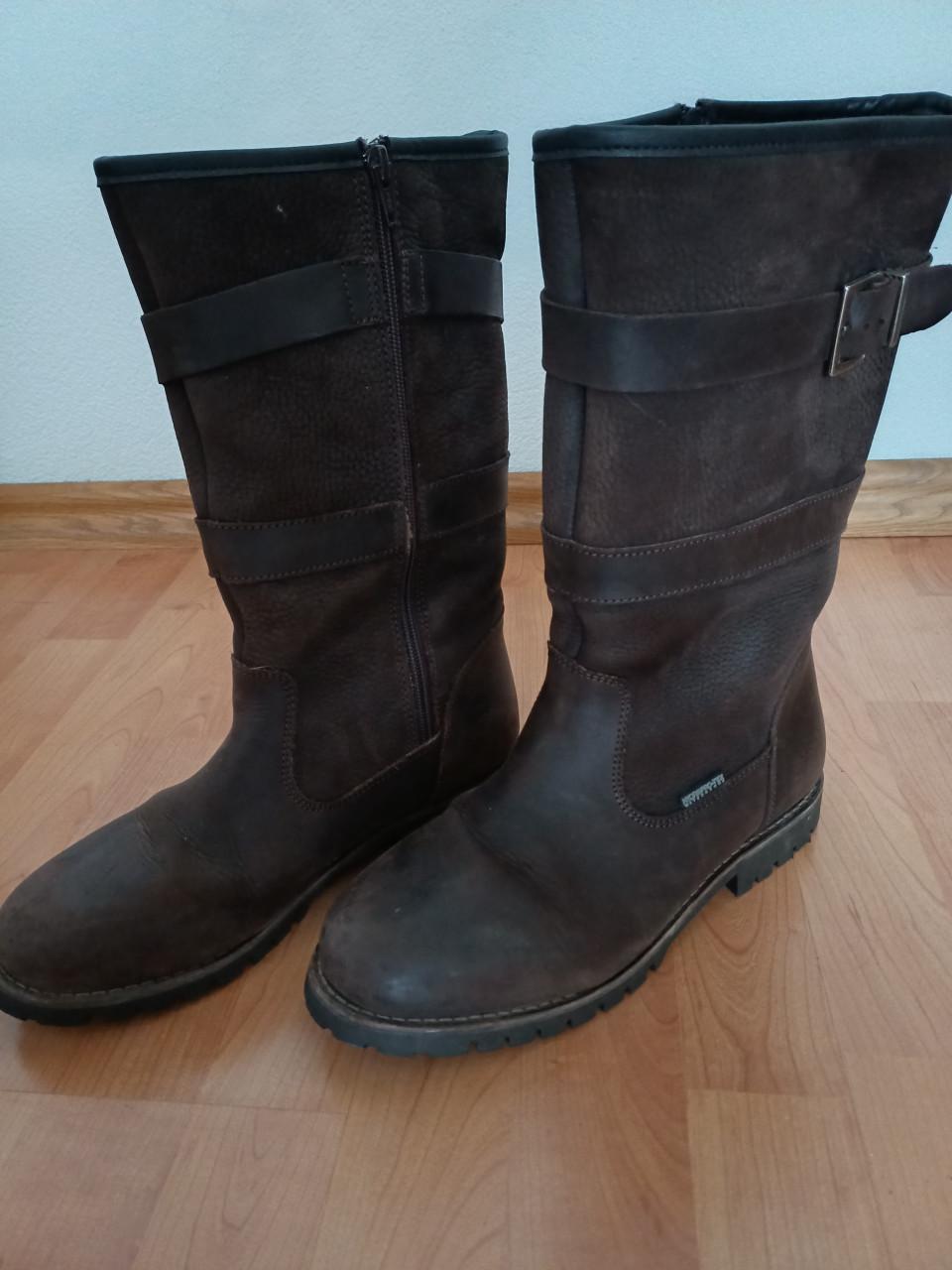 Dames laars, human nature