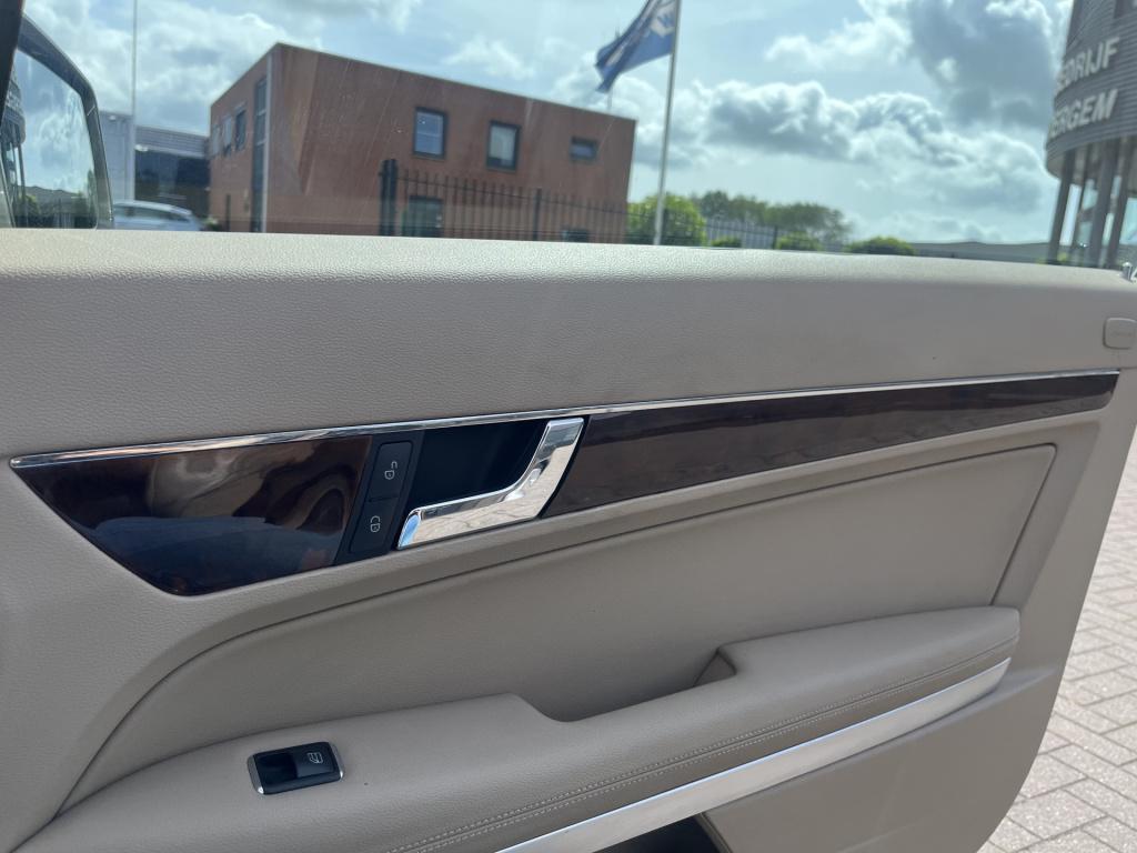 Mercedes-Benz E-Klasse cabrio 300 cgi elegance 118 dkm zeer mooie cabrio