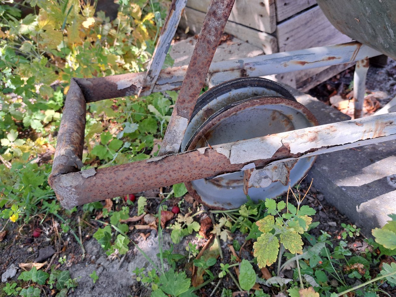 Stalen kruiwagen