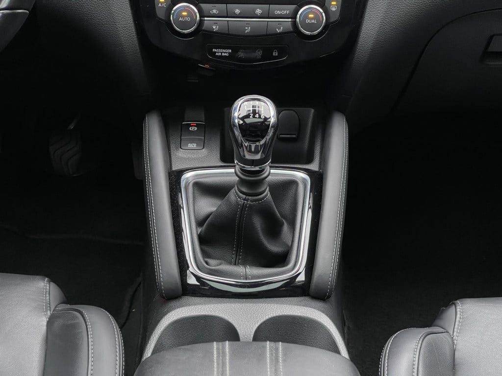 Nissan Qashqai 1.3 dig-t tekna + | panoramadak | apple carplay/android auto