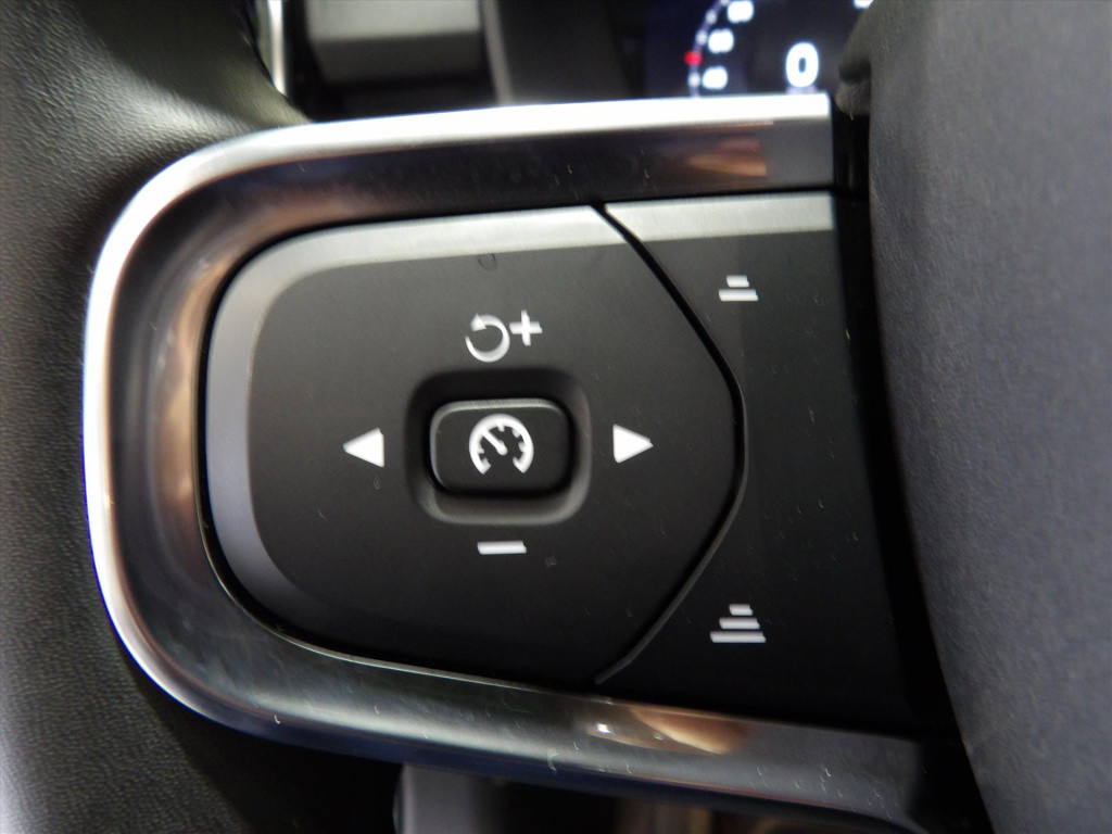 Volvo XC40 t4 twin engine 211pk geartronic r-design