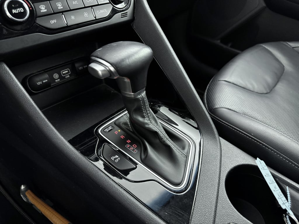 Kia Niro 1.6 gdi hybrid businessline | navigatie | parkeercamera | hybride 
