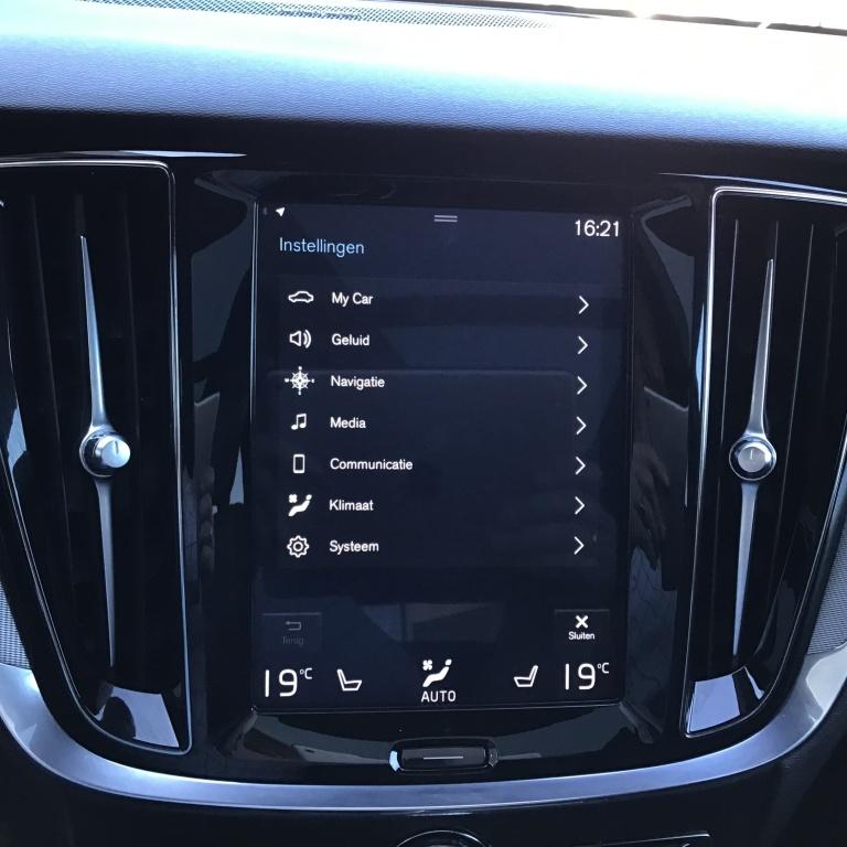 Volvo V60 t8 390pk awd r-design| full options ! trekhaak