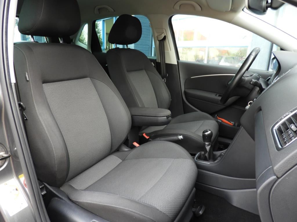 Volkswagen Polo 1.2 tsi highline nap nl auto