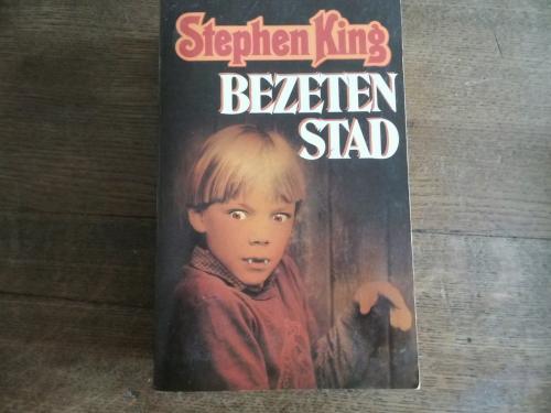 De Bezeten Stad- Stephen King.