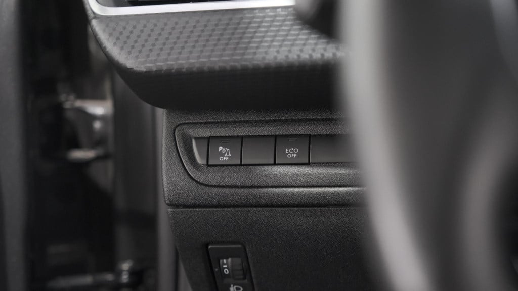 Peugeot 2008 puretech 82 signature | camera | apple carplay | parkeersensor