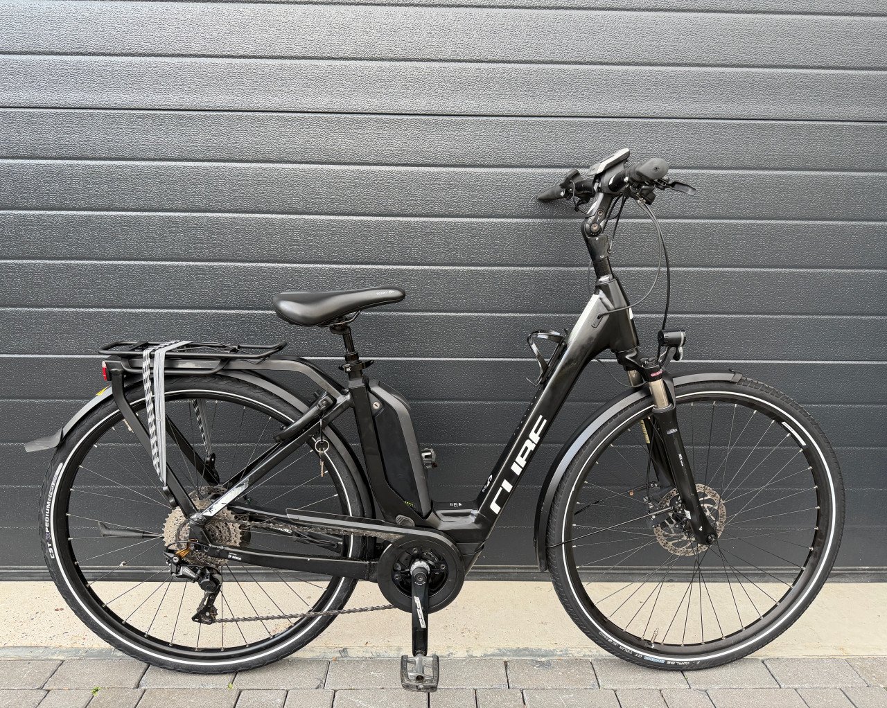 Prachtige Cube Touring | Bosch Middenmotor | 400WH | 50CM