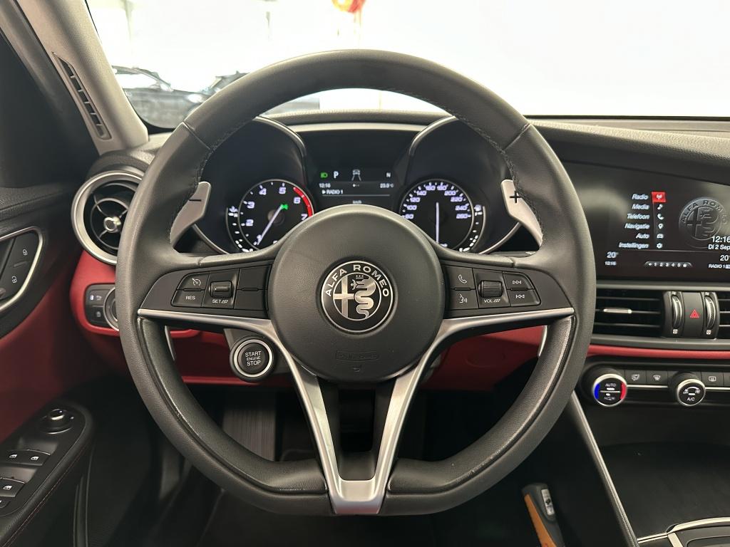 Alfa Romeo Giulia 2.0t super | leer | bi-xenon | flippers |