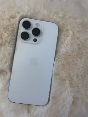 İphone 16 Pro Wit Titanium
