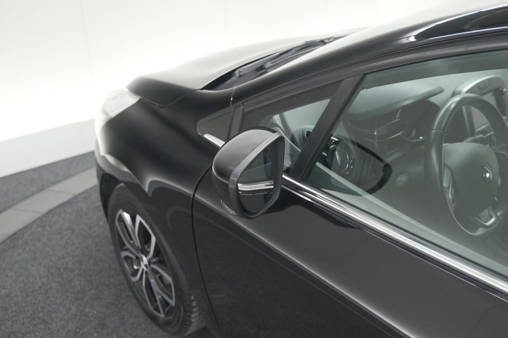 Renault Clio tce 90 intens | camera | navigatie | allseason banden | parkee