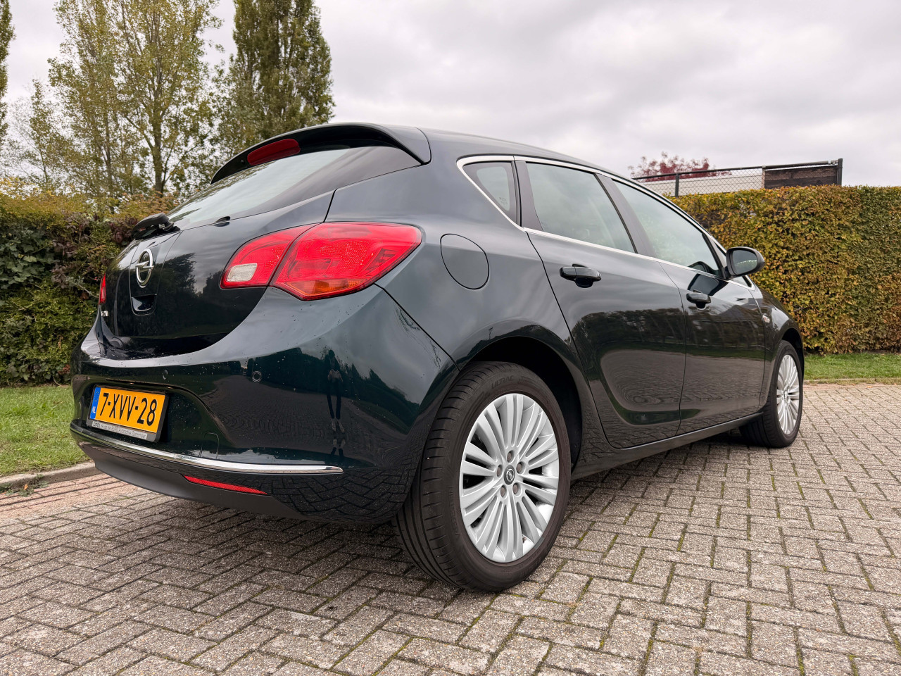 Opel Astra 1.4 Turbo - Elektrische ramen - Navi - Nieuwe APK