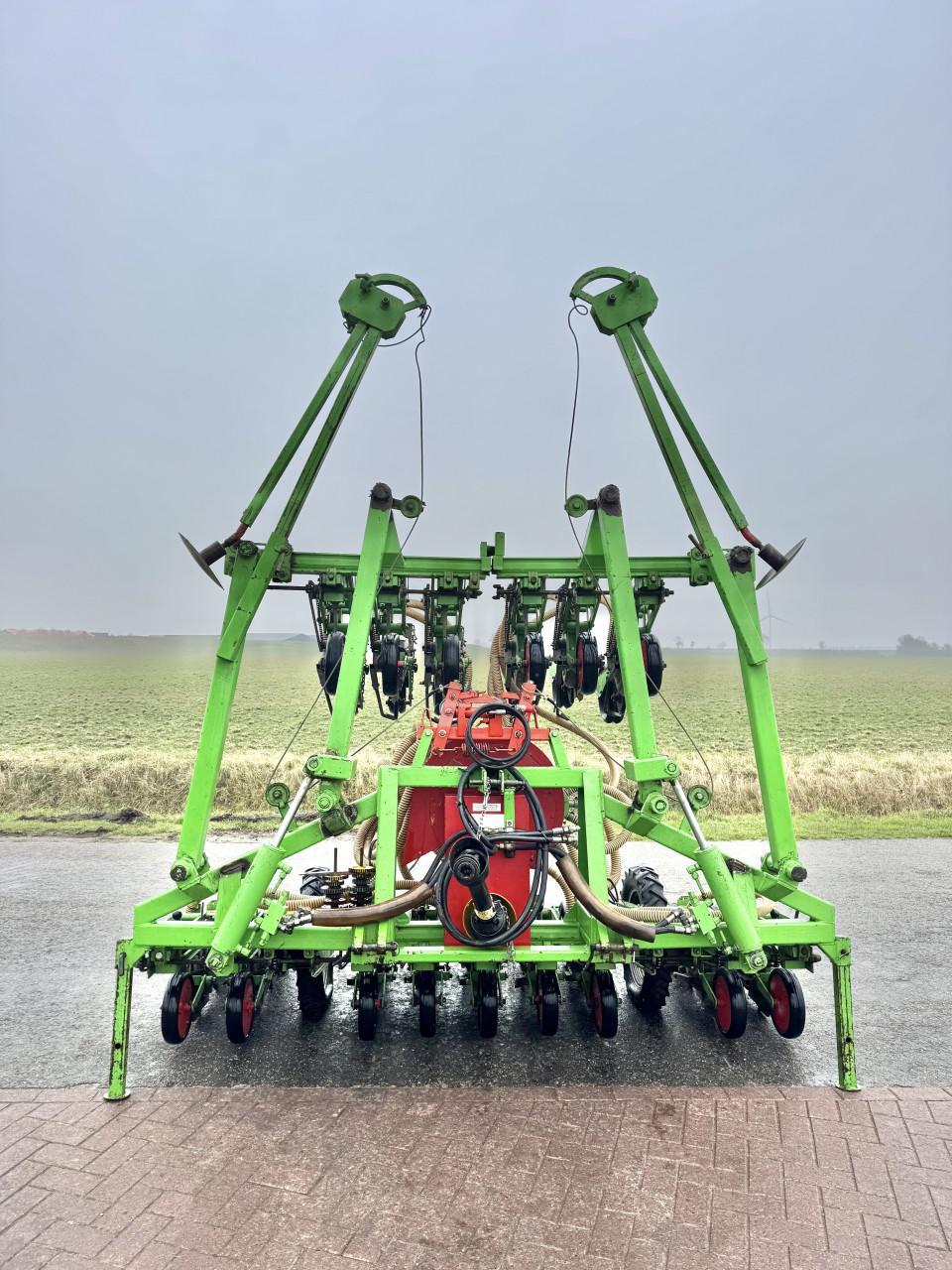 Vicon pneumatische uien zaaimachine 3x1,50 (5 rij per bed)