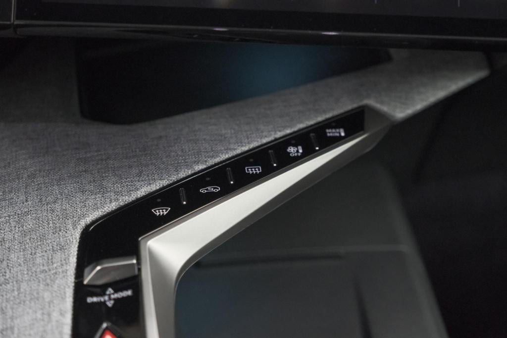 Peugeot 3008 1.2 hybrid 145 gt | elektrische kofferklep | camera | adaptiev