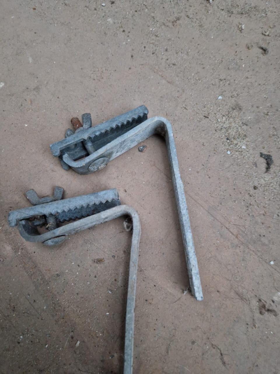 Golfplaat gootbeugels