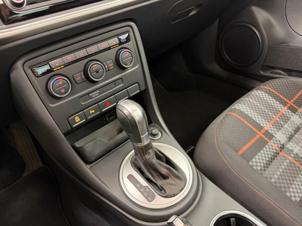 Volkswagen New Beetle 1.4 tsi r-line club | panoramadak | camera | bi-xenon