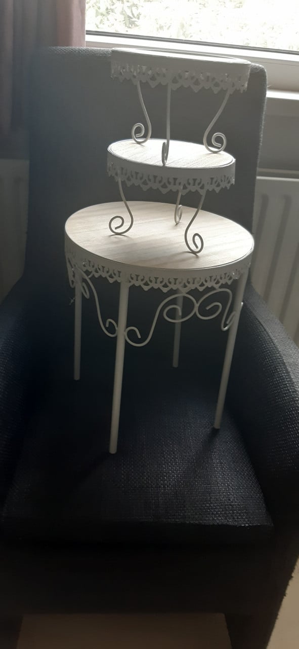 Tafeltje met bijzet tafeltjes