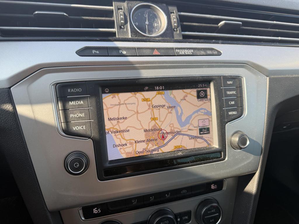 Volkswagen Passat variant 1.6 tdi comfortline automaat clima camera acc