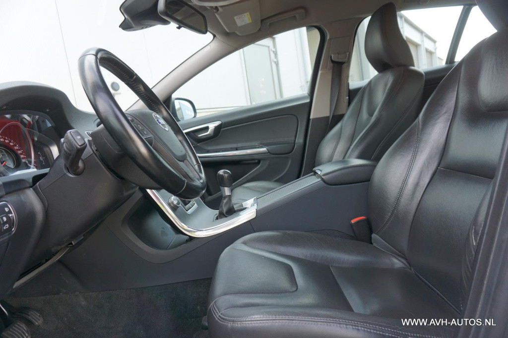 Volvo V60 1.6 d2 r-design