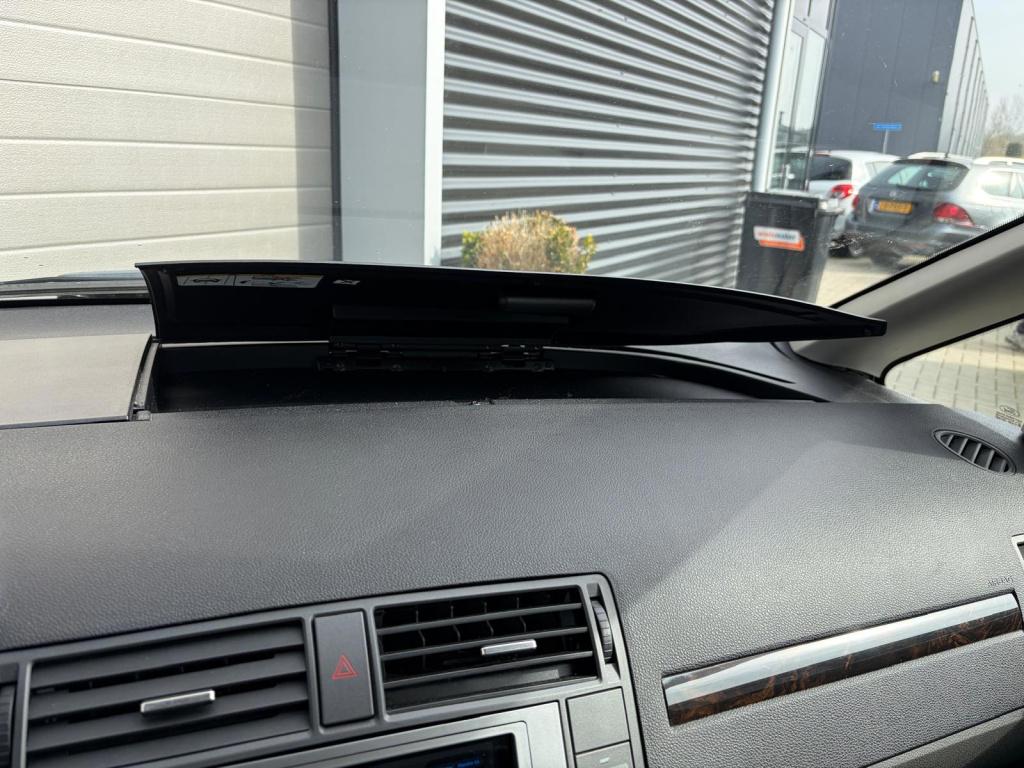 Ford C-max focus 2.0-16v ghia/153.000 nap/dealer onderhouden/trekhaak/andro