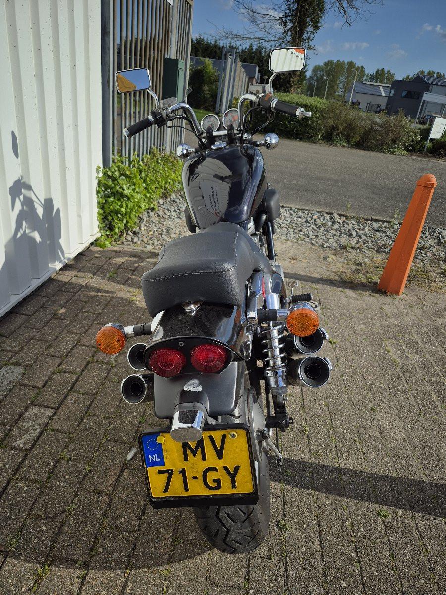 Honda Supermgna VF700c