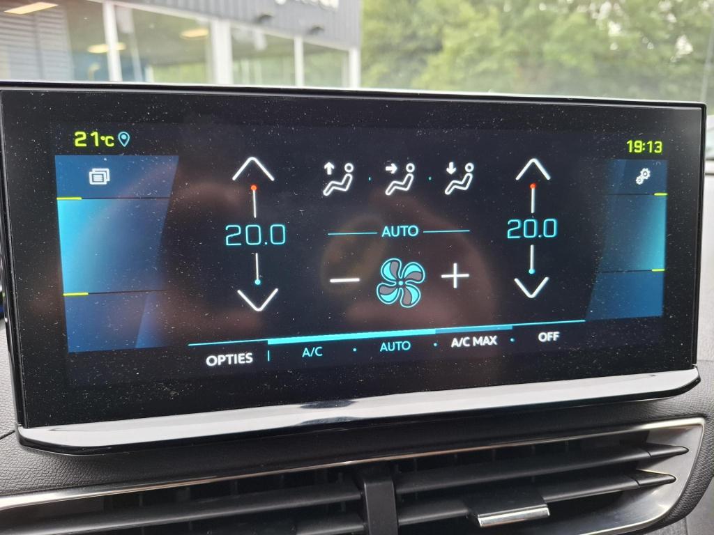 Peugeot 3008 suv 1.6 hybrid 225 eat8 automaat road trip nav/cam