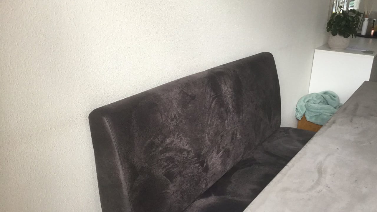 Eetkamer stoelen en bank