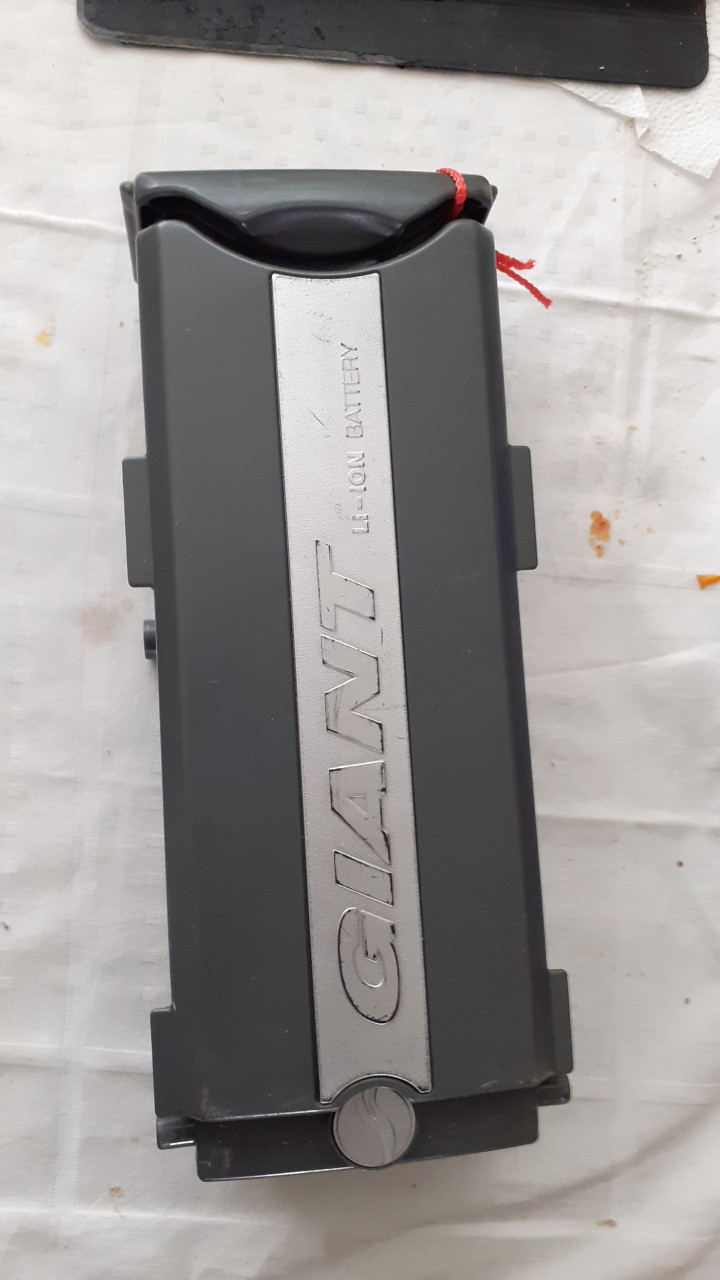 GEVRAAGD ; Elektrische fiets GIANT - Twist 24 Volt / 36 Volt (of defecte )