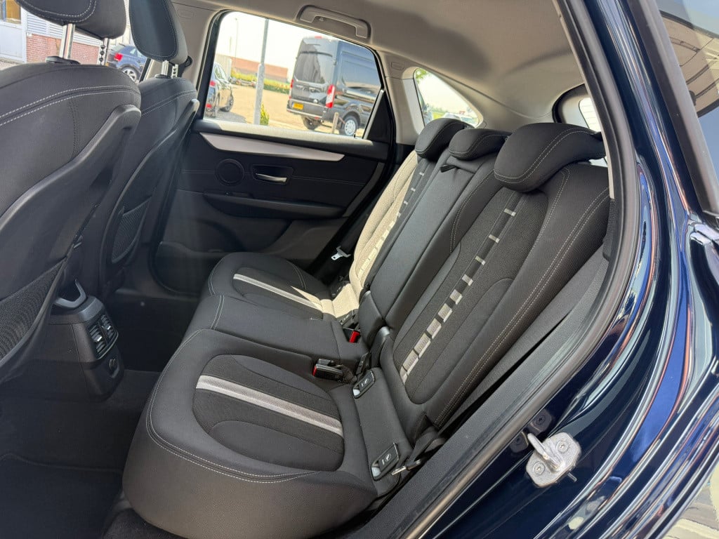 BMW 2-serie active tourer 218i essential