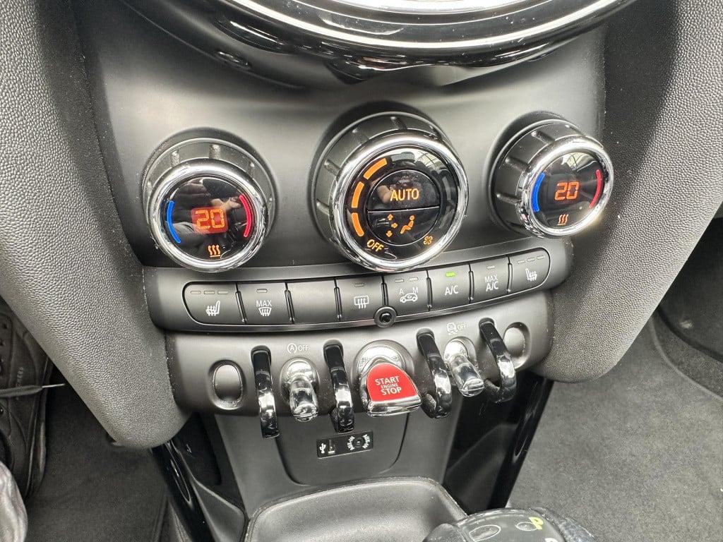 Mini Cooper Cabrio mini 1.5 chili business