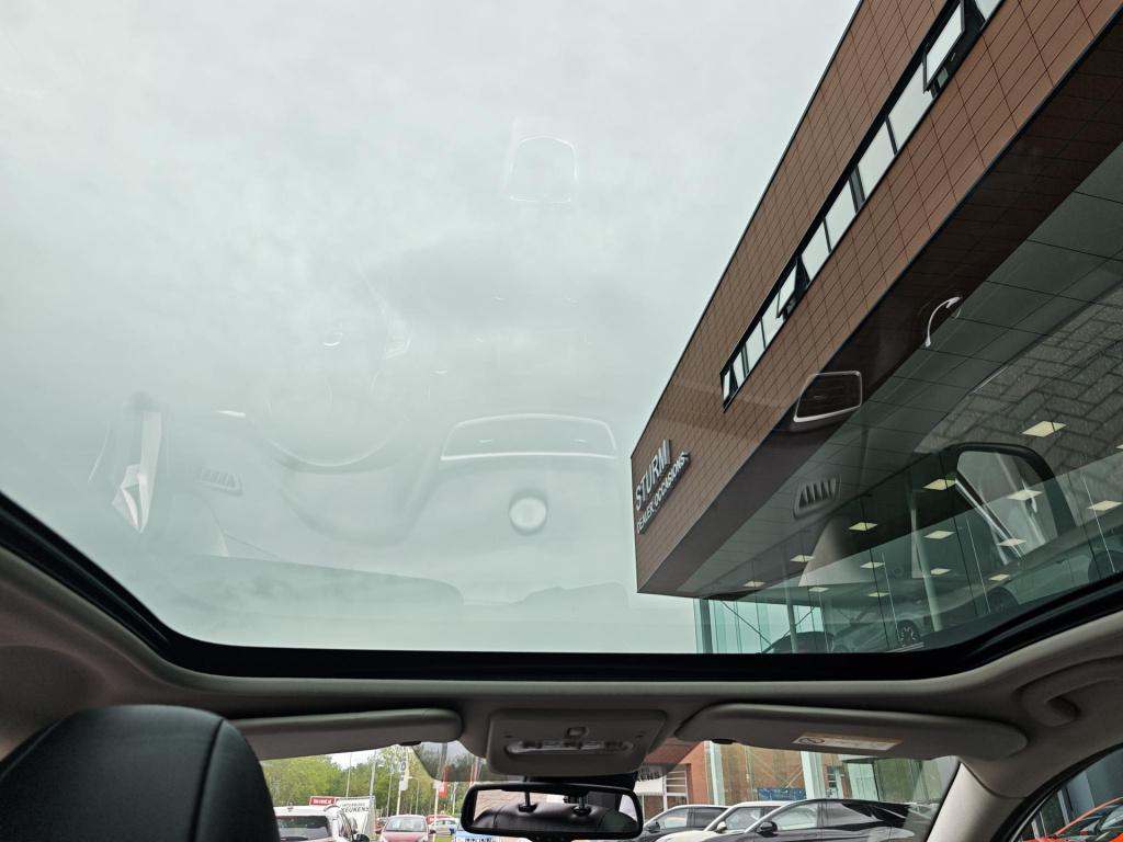 Nissan Qashqai 1.2 tekna automaat incl. trekhaak!