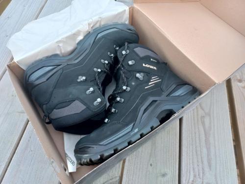 Nieuwe Lowa Renegate Evo Gore-Tex mid