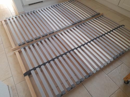 2 x 90 x 200 lattenbodems (in goede staat )