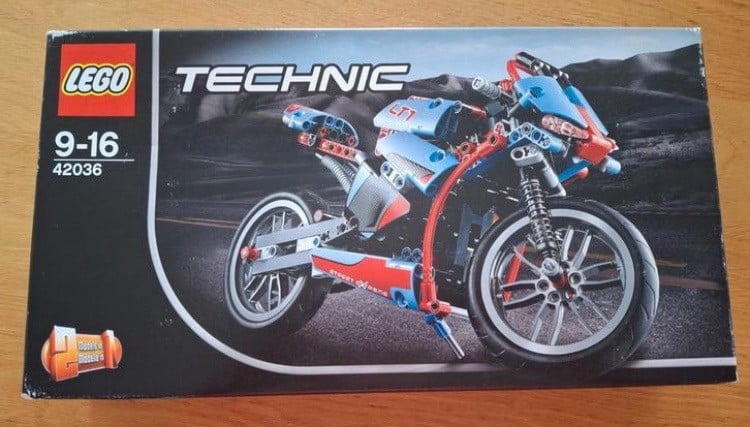 Technic LEGO 42036 racemotor 2 modellen in 1
