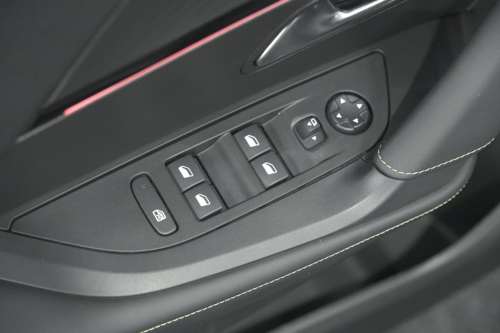 Peugeot 2008 puretech 130 eat8 gt | 360 camera | adaptieve cruise control |
