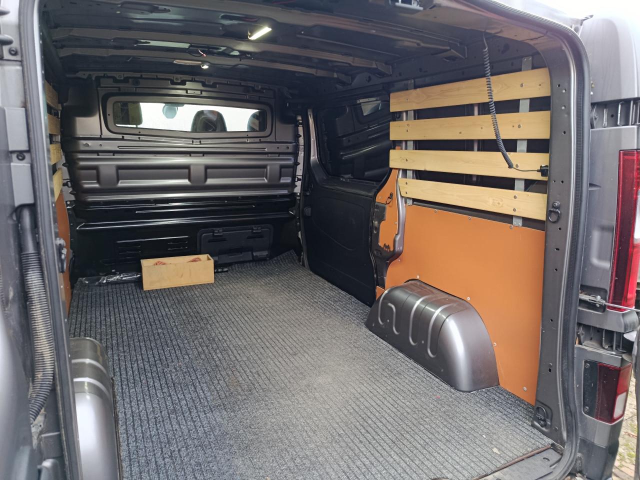 Renault Trafic 1.6 dci airco, navigatie, cr.control