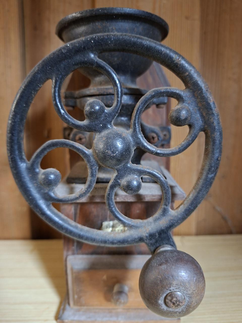 Vintage decoratieve koffiemolen