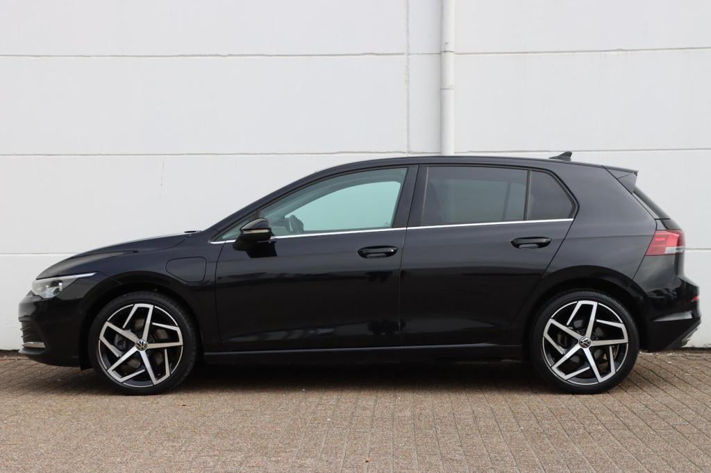 Volkswagen Golf 1.4 ehybrid style 204pk dsg6 | soh 89,8% |