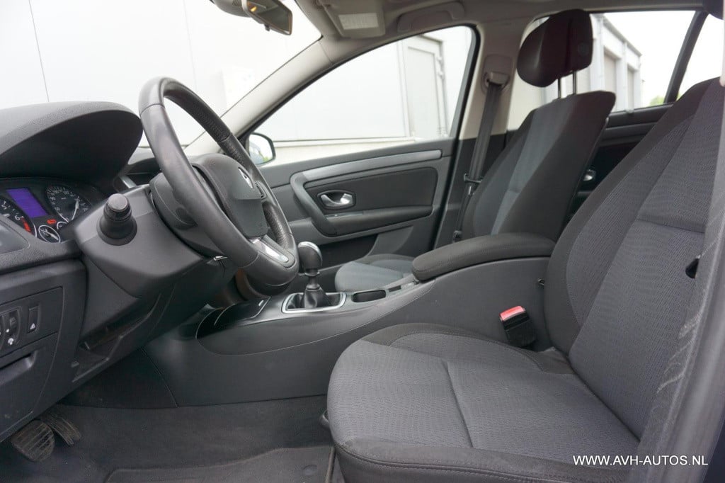 Renault Laguna estate 2.0 16v sélection business