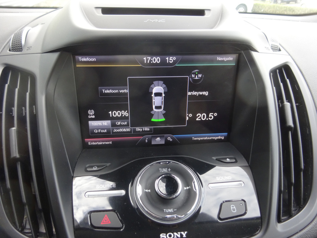 Ford Kuga 1.5 titanium navigatie / trekhaak / camera / cruise / pdc