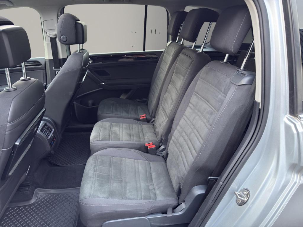 Volkswagen Touran 1.4 tsi highline 7p | panoramadak | camera | wegklaptrekh